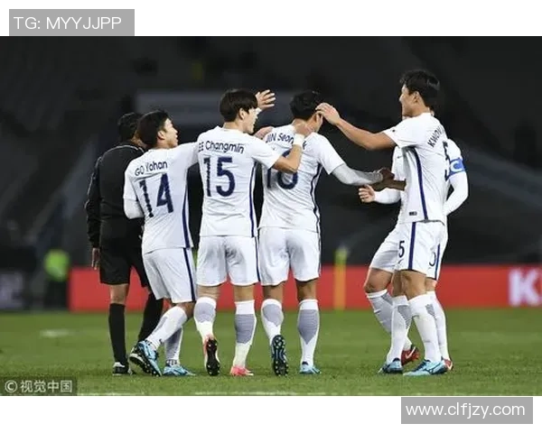 朝鲜与韩国男足在东亚杯激战正酣谁能笑到最后争夺荣誉之战